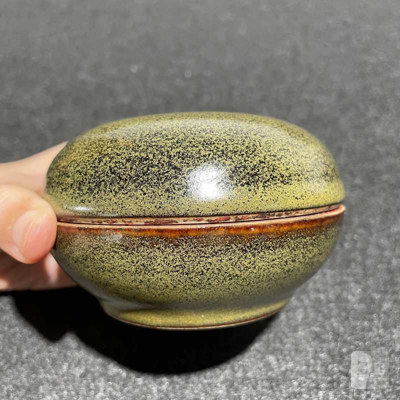 清雍正 茶叶末釉印泥盒 - 图9